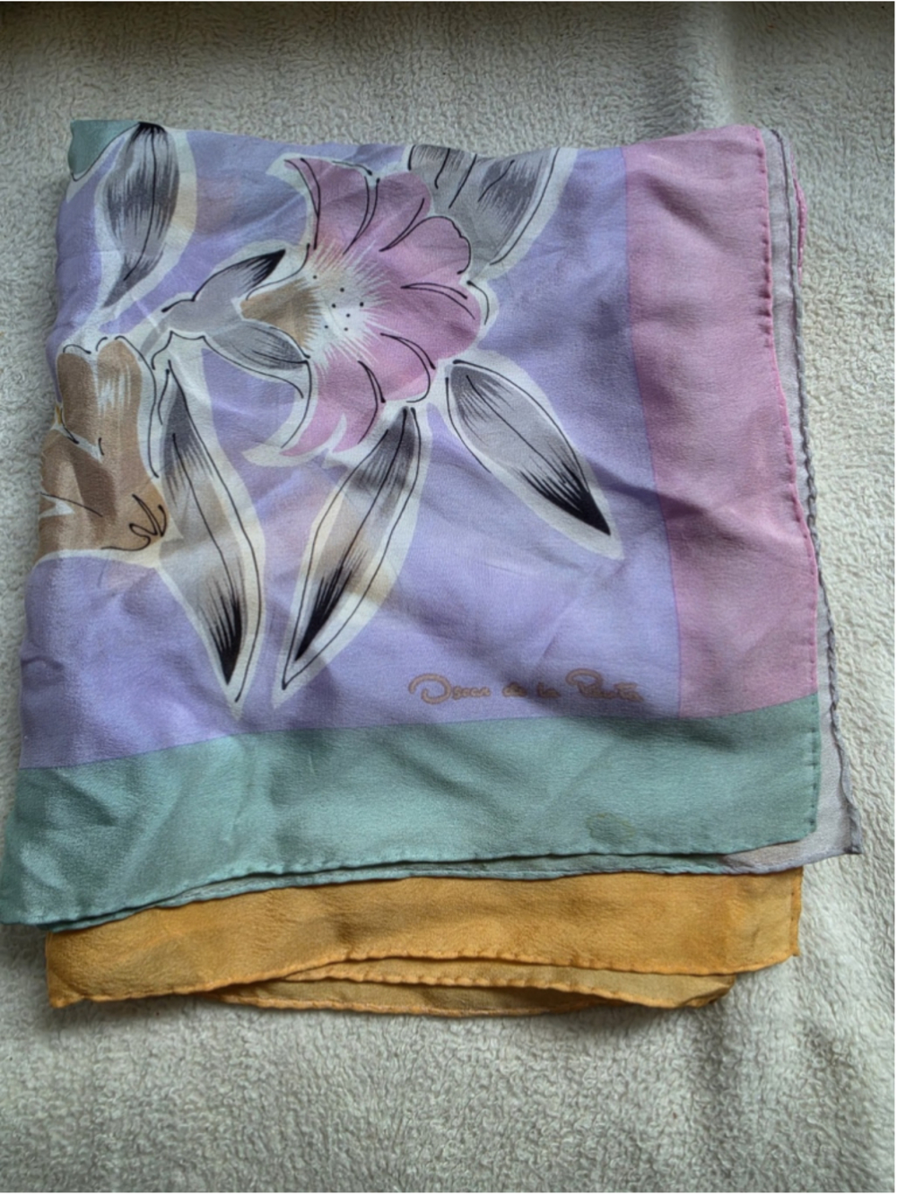Vintage Oscar de la Renta 100% Silk Square Scarf Floral Pastel Purple 35x35 - Picture 10 of 11